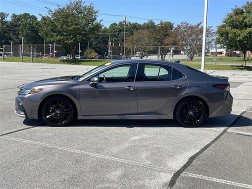 2023 Toyota Camry Hybrid SE