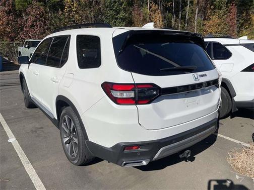 2025 Honda Pilot Touring 8-Passenger