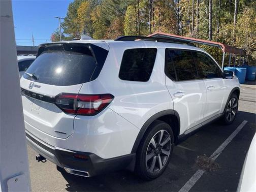 2025 Honda Pilot Touring 8-Passenger