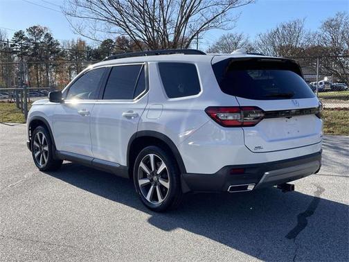2025 Honda Pilot Touring 8-Passenger