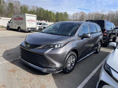 2024 Toyota Sienna XLE