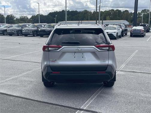2020 Toyota RAV4 LE