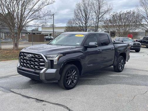 2025 Toyota Tundra Hybrid Platinum