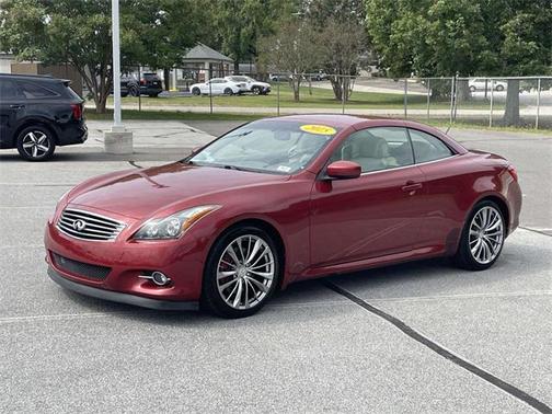 2015 INFINITI Q60 S