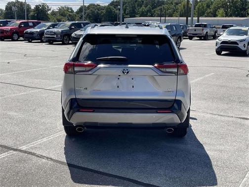 2024 Toyota RAV4 Hybrid SE