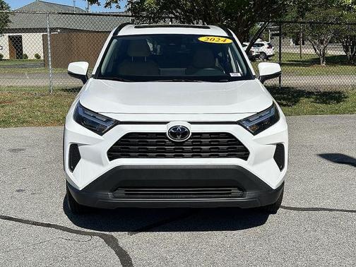 Ice Cap 2024 Toyota RAV4 XLE