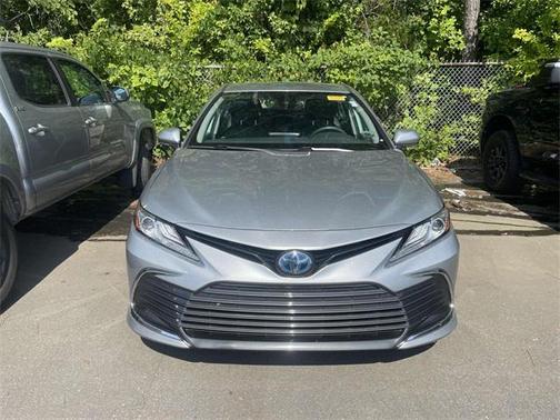 2022 Toyota Camry Hybrid XLE