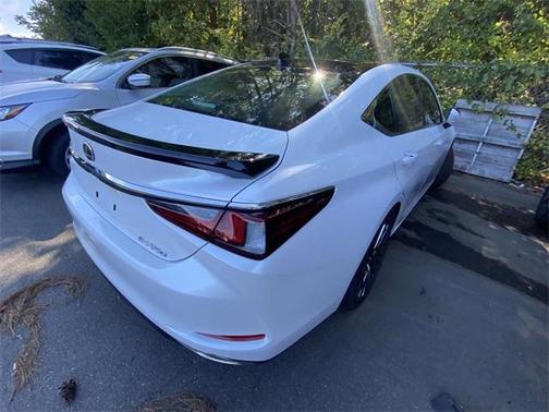2025 Lexus ES 350 Ultra Luxury