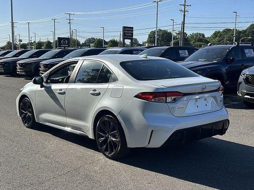 Pearl 2023 Toyota Corolla SE