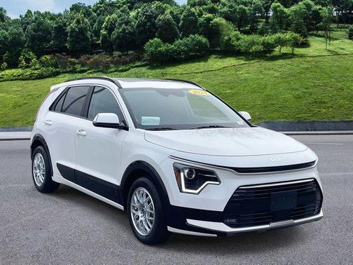 2024 Kia Niro SX