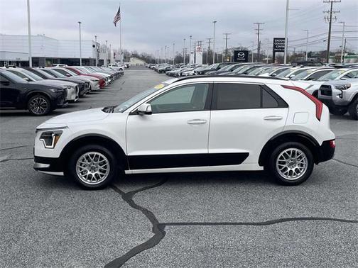 2024 Kia Niro SX