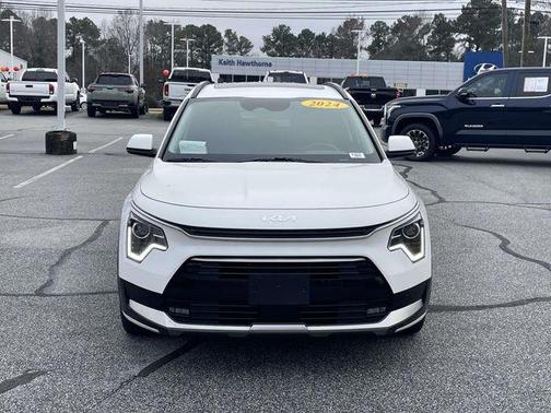 2024 Kia Niro SX