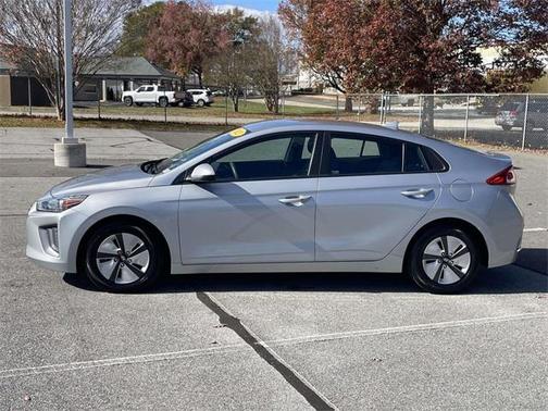 2022 Hyundai IONIQ Hybrid Blue