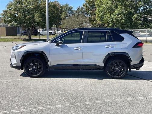 2024 Toyota RAV4 Hybrid SE
