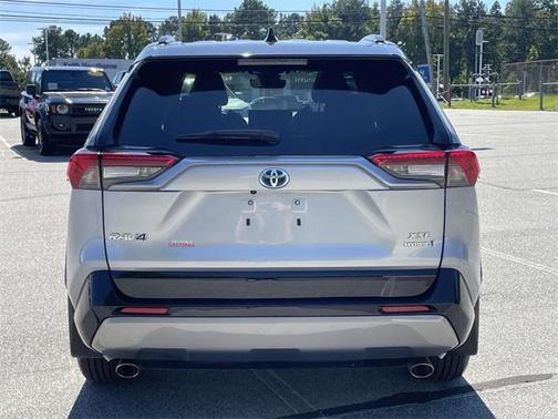 2024 Toyota RAV4 Hybrid SE