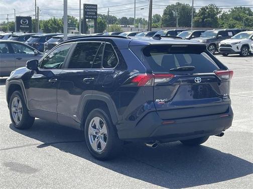 2022 Toyota RAV4 Hybrid XLE