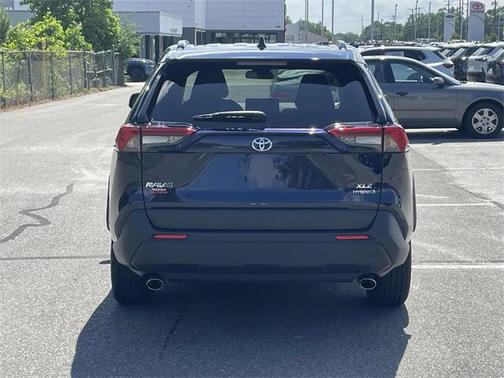 2022 Toyota RAV4 Hybrid XLE