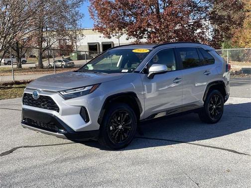 2022 Toyota RAV4 Hybrid SE