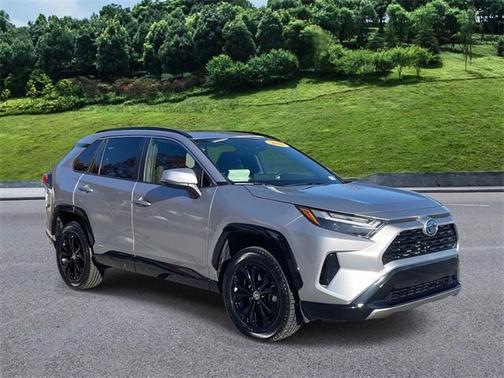 2022 Toyota RAV4 Hybrid SE