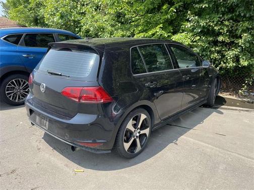 2016 Volkswagen Golf GTI 2.0T SE 4-Door