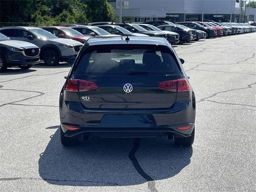 2016 Volkswagen Golf GTI 2.0T SE 4-Door