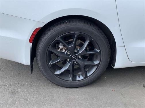 2021 Chrysler Pacifica Touring
