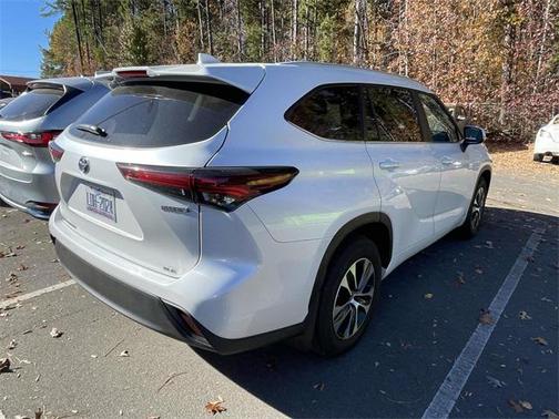 2024 Toyota Highlander Hybrid XLE
