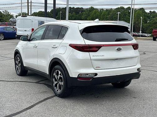 Snow White Pearl 2022 Kia Sportage LX