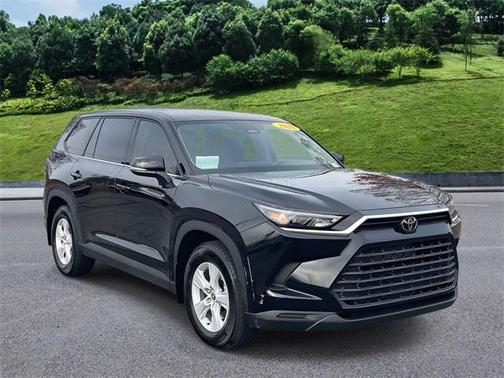 2025 Toyota Highlander LE