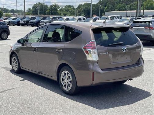 2017 Toyota Prius v Two