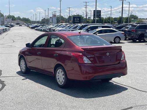2016 Nissan Versa 1.6 S+