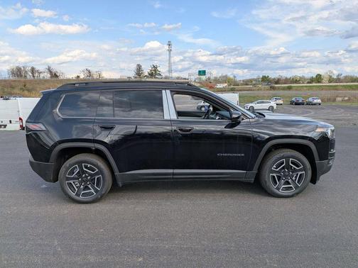 Diamond Black Crystal Pearlcoat 2026 Jeep Cherokee Limited