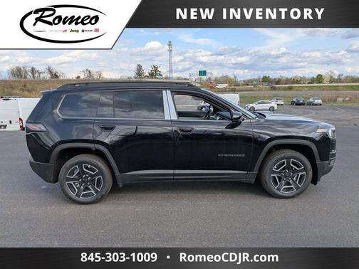 Diamond Black Crystal Pearlcoat 2026 Jeep Cherokee Limited