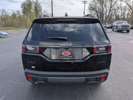 Diamond Black Crystal Pearlcoat 2026 Jeep Cherokee Limited