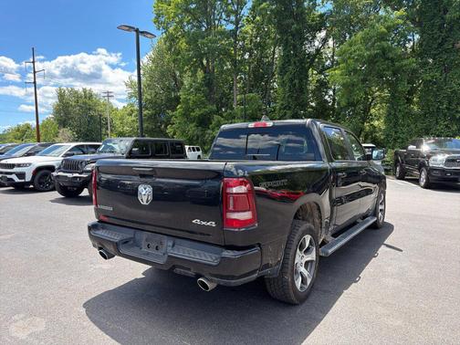 Diamond Black Crystal Pearlcoat 2023 RAM 1500 Laramie