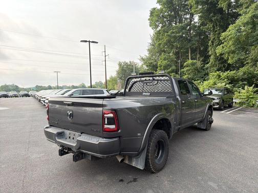 Granite Crystal Metallic Clearcoat 2020 RAM 3500 Laramie Crew Cab 4x4 8' Box
