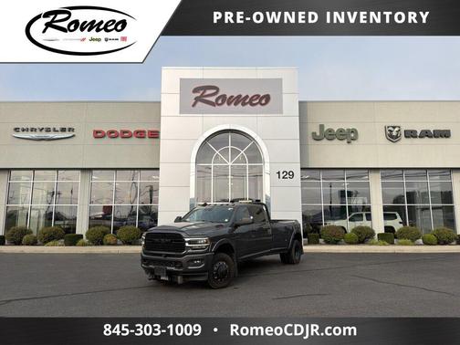 Granite Crystal Metallic Clearcoat 2020 RAM 3500 Laramie Crew Cab 4x4 8' Box