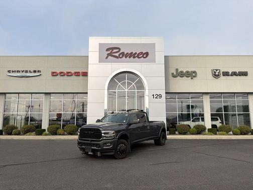 Granite Crystal Metallic Clearcoat 2020 RAM 3500 Laramie Crew Cab 4x4 8' Box