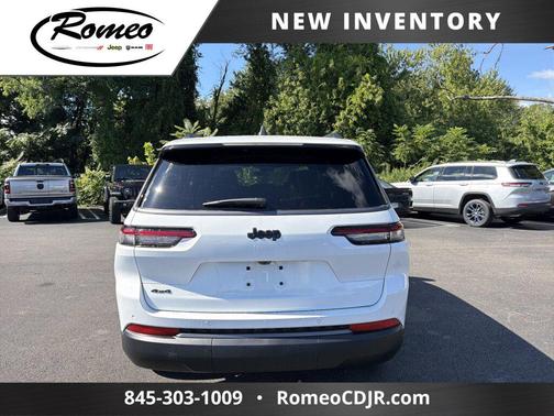 Bright White Clearcoat 2027 Jeep Grand Cherokee L Laredo