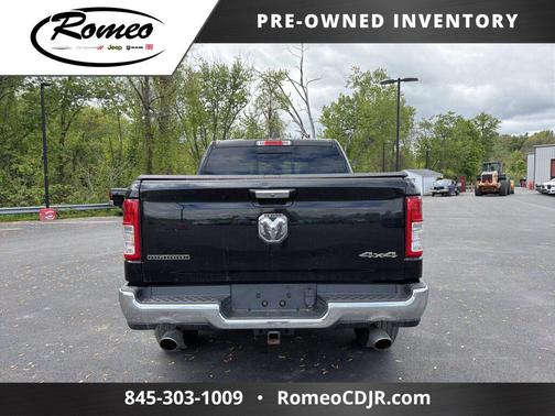 Diamond Black Crystal Pearlcoat 2019 RAM 1500 Big Horn
