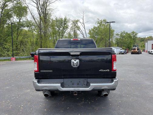 Diamond Black Crystal Pearlcoat 2019 RAM 1500 Big Horn