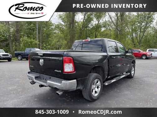 Diamond Black Crystal Pearlcoat 2019 RAM 1500 Big Horn