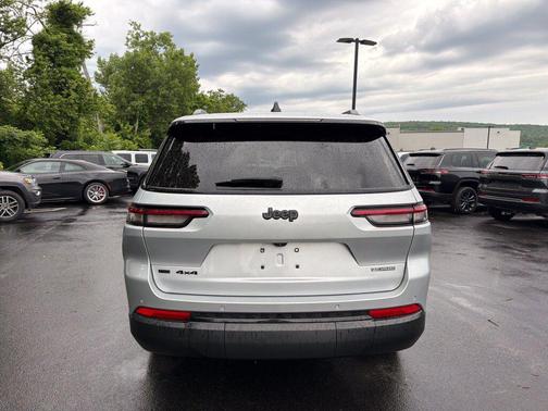 Silver Zynith 2021 Jeep Grand Cherokee L Altitude
