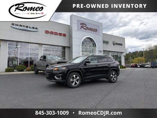 Diamond Black Crystal Pearlcoat 2021 Jeep Cherokee Limited