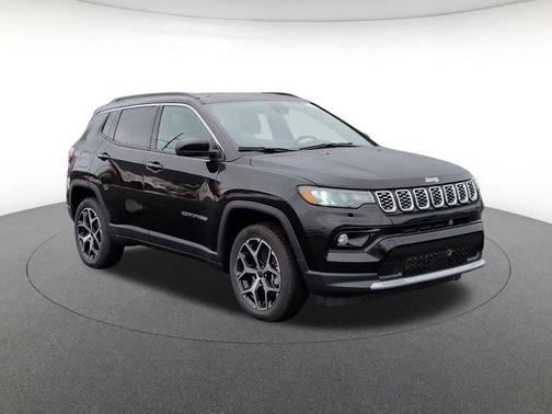 Diamond Black Crystal Pearlcoat 2026 Jeep Compass Limited