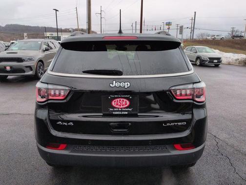 Diamond Black Crystal Pearlcoat 2026 Jeep Compass Limited
