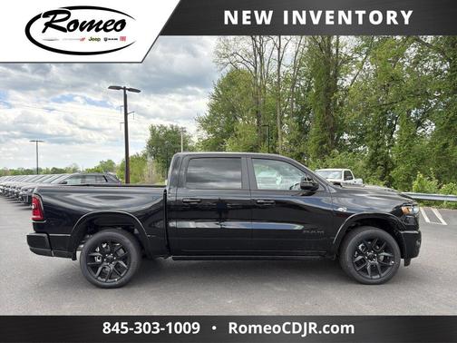 Diamond Black Crystal Pearlcoat 2026 RAM 1500 Laramie