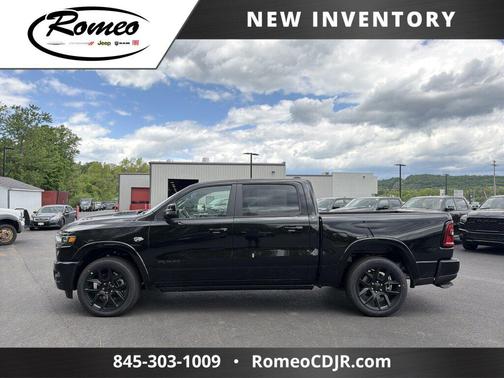 Diamond Black Crystal Pearlcoat 2026 RAM 1500 Laramie