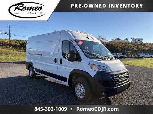 Bright White Clearcoat 2025 RAM ProMaster 2500 Tradesman