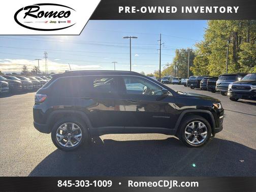 Diamond Black Crystal Pearlcoat 2018 Jeep Compass Limited